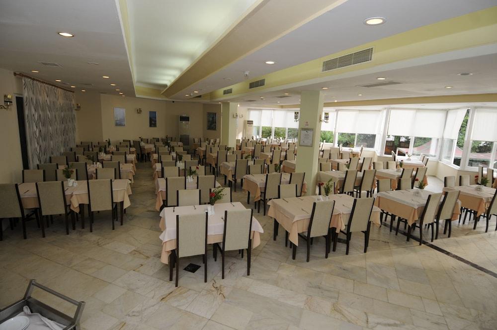 Klas Hotel คาร์ยิจัค ภายนอก รูปภาพ