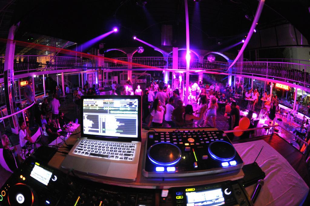 Klas Hotel คาร์ยิจัค ภายนอก รูปภาพ