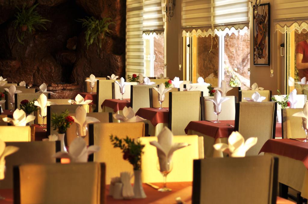 Klas Hotel คาร์ยิจัค ภายนอก รูปภาพ