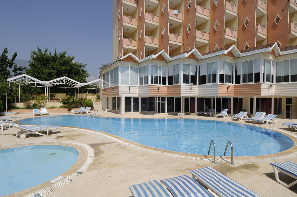Klas Hotel คาร์ยิจัค ภายนอก รูปภาพ
